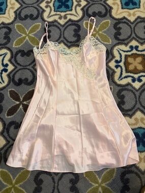 Vintage 90's Victoria's Secret Blush Pink Satin Lace-Trim Chemise
